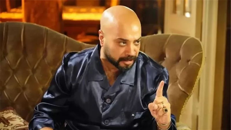 حاتم صلاح يحيي ذكرى ميلاد والده