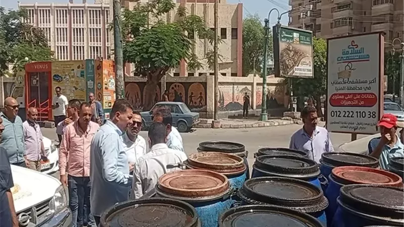 ضبط سيارة محملة بزيوت غير صالحة للاستهلاك الآدمي بالمنيا