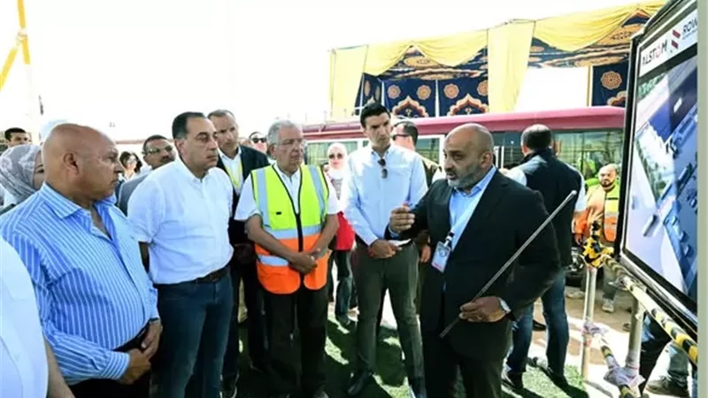 رئيس الوزراء يتفقد مجمع ألستوم الصناعي بمدينة برج العرب الجديدة