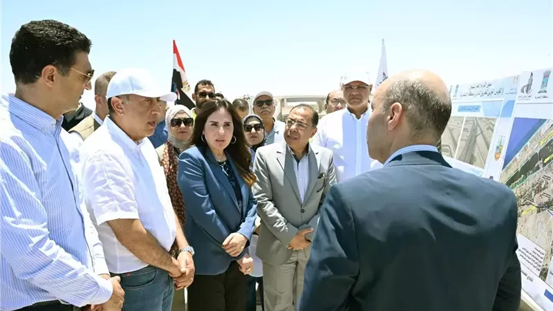 رئيس الوزراء يتفقد مشروع محور اللواء عمر سليمان بالإسكندرية