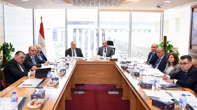 وزير الخارجية يشارك بالاختبار الشفوي للمتقدمين للتعيين بالوزارة