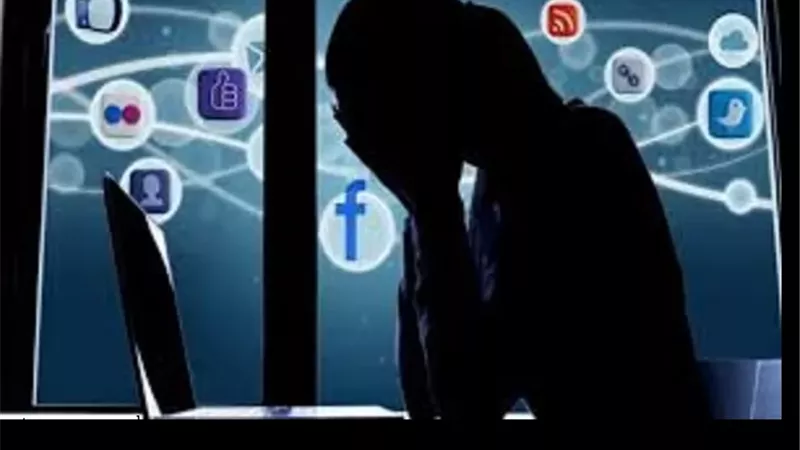 هوس التصوير والتشهير تحت المجهر الشرعي.. أمين الفتوى يوضح الحكم