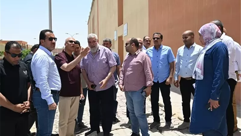 نائب وزيرة الإسكان للمرافق يتفقد مشروعات البنية التحتية والمرافق