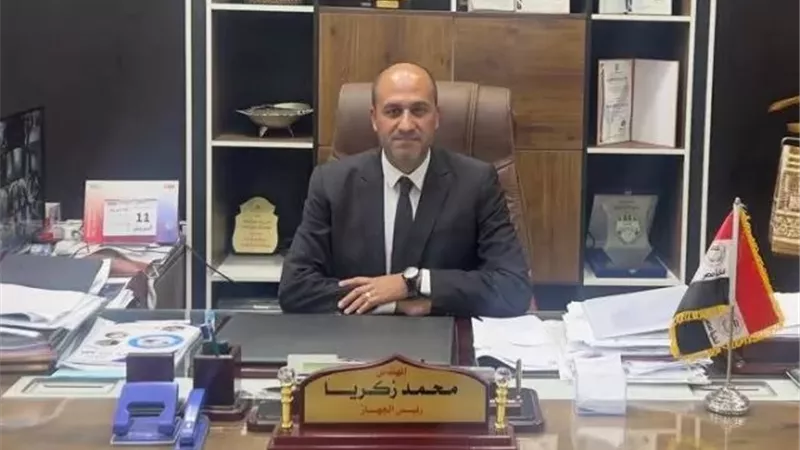 شاهد بالصور.. تنفيذ أكبر مشروعات الزراعة والتجميل داخل مدينة الشروق