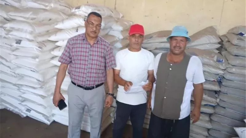 متابعة توزيع الأسمدة المدعمة بجمعية فرهاش حوش عيسى وايتاى