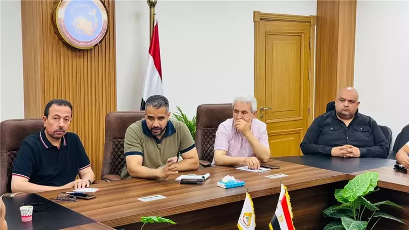 رئيس جهازالعبور الجديدة يلتقي بسكان حي النزهة لمناقشة مطالبهم