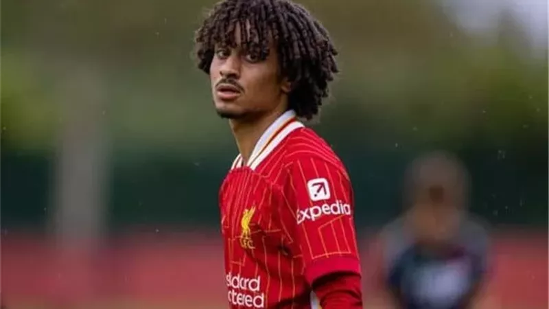 ليفربول يعلن رحيل المصري كريم أحمد