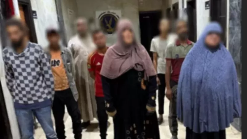 ضبط 10 متهمين وتحرير 12 طفلاً من مافيا التسول بالجيزة