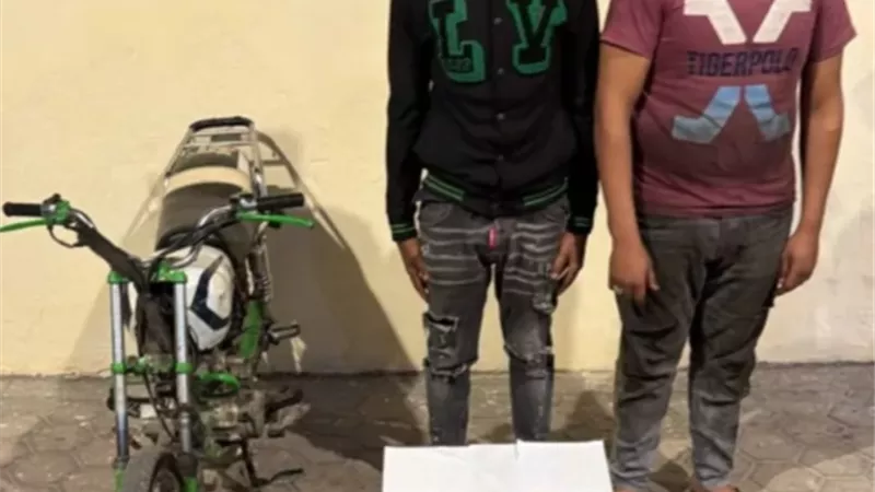 ضبط قائد دراجة نارية ومصور فيديو