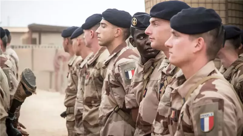 الجيش الفرنسي يعلن مقتل جندي في إطلاق نار عرضي في لبنان