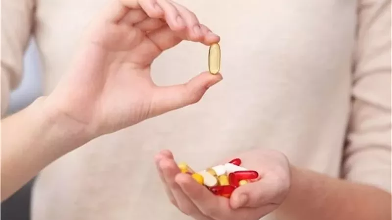دراسة تحذر .. مكمل شائع لصحة المفاصل قد يزيد خطر تطور الخرف