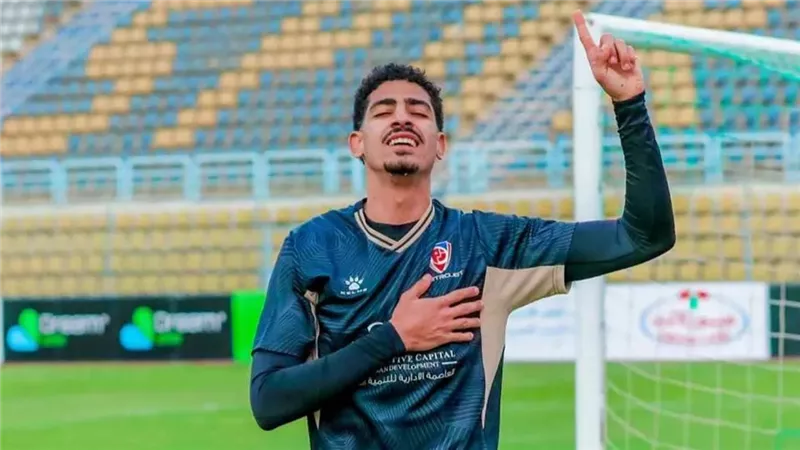 عموتة يحسم إنتقال مدافع اتحاد العاصمة الجزائري لصفوف الأهلي
