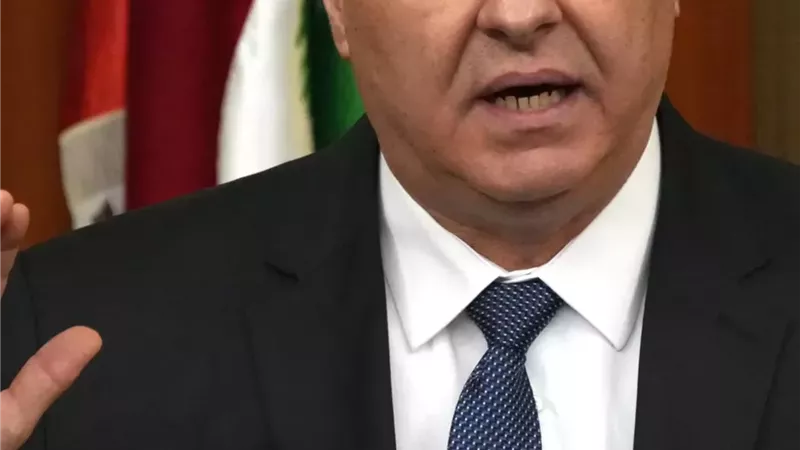 الرئيس اللبناني: الدولة في لحظة لا تحتمل الترف الطائفي