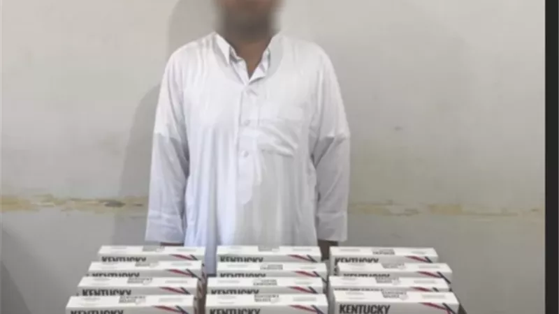 ضبط شخصين بحوزتهما 12 ألف عبوة سجائر مهربة ومجهولة المصدر