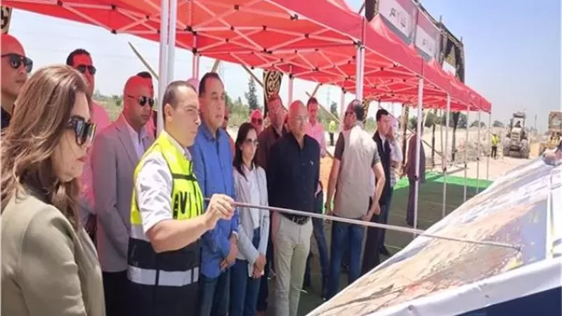رئيس الوزراء يتفقد منتزة وكهرباء ادكو و مشروع تطوير الطريق الساحل