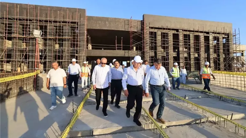 وزير النقل يتفقد الخط الثاني من شبكة القطار السريع أكتوبر/ أسوان/ أبو سمبل