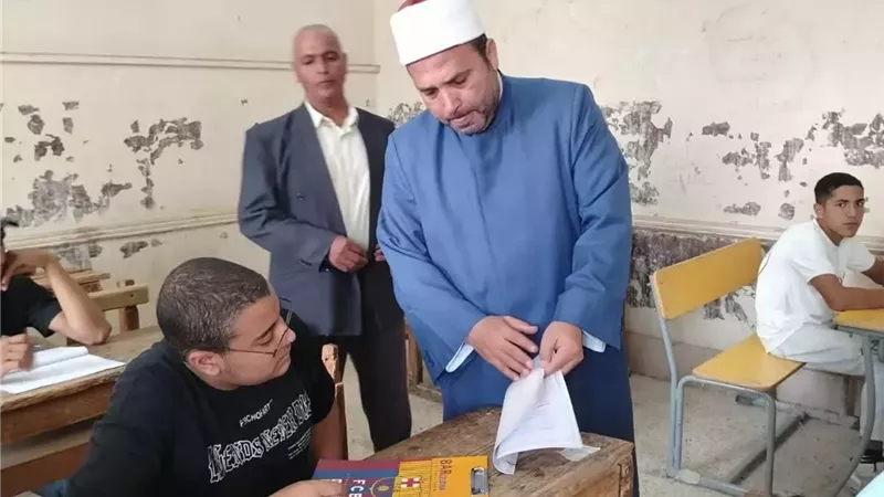 هدوء وانضباط بلجان الثانوية الأزهرية للقسم الأدبي بالمنيا