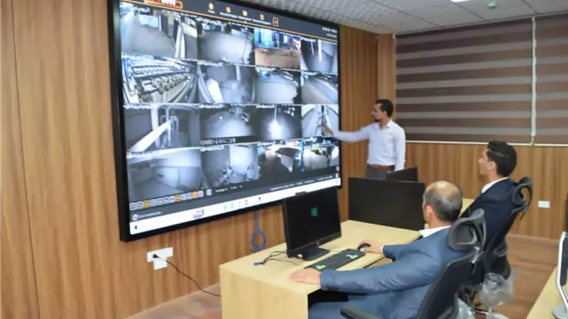 مركز السيطرة والأزمات بتجهيزات حديثة في شركة مياه القناة