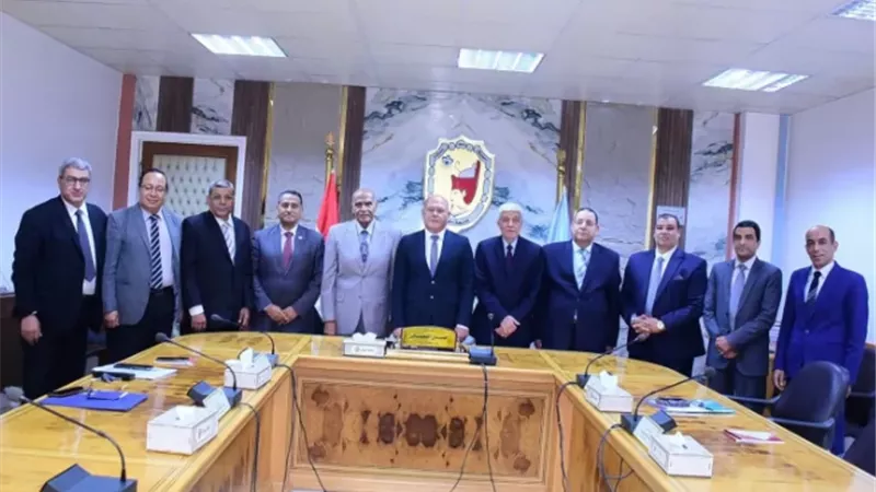 لجنة اختيار عميد كلية الزراعة بجامعة سوهاج تجري المقابلات