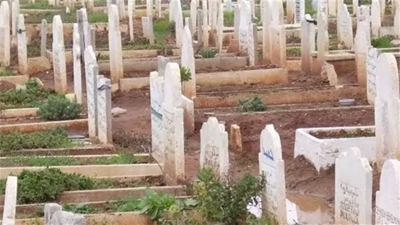 حكم دفن الرجال مع النساء في مقبرة واحدة عند الضرورة
