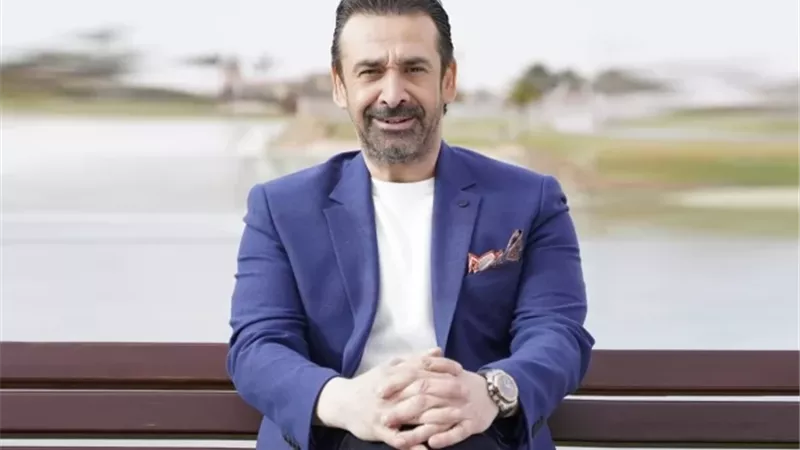 كريم عبد العزيز يدعم المنتخب المصرى فى كأس العالم