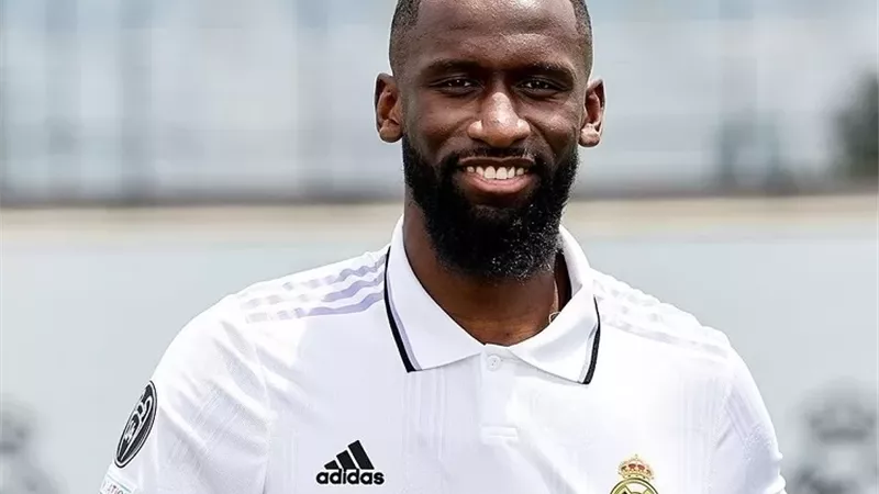 رسميًا | ريال مدريد يعلن تجديد عقد أنطونيو روديجر