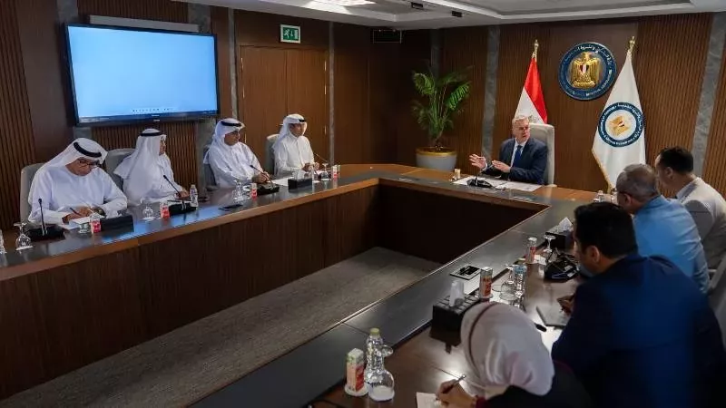 وزير البترول يبحث مع إينوك الإماراتية التوسع في الاستثمارات