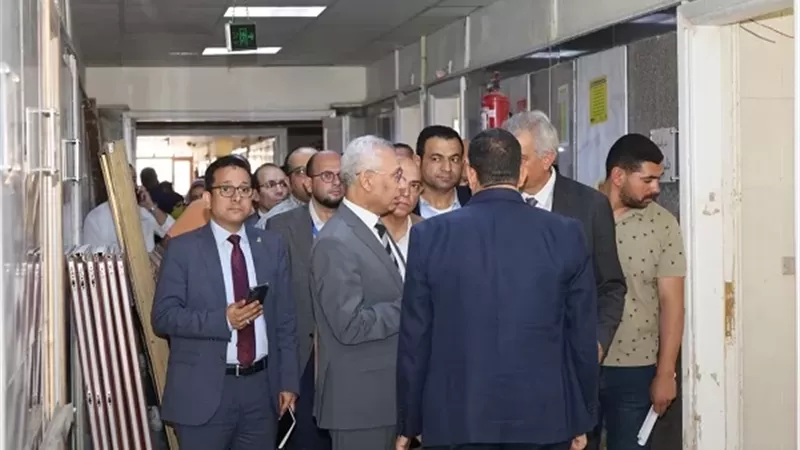 رئيس جامعة المنيا يتفقد اعمال التطوير لمستشفى القلب والصدر