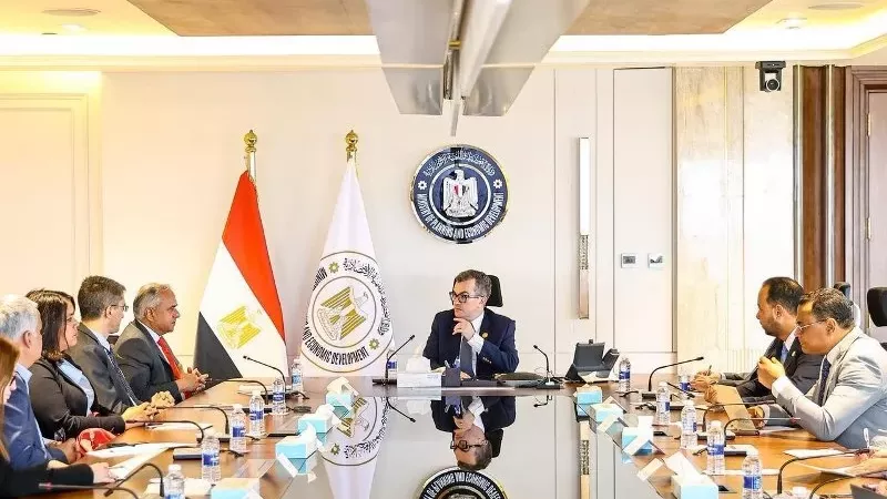 وزيرالتخطيط يبحث مع وفد البنك الدولي تعزيزالتعاون في التحليل الاقتصادي