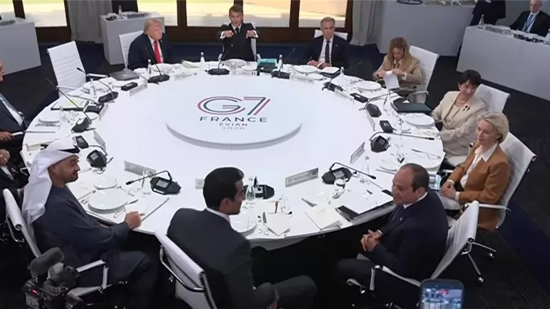 الرئيس السيسي: نرفض عرقلة حرية وسلامة الملاحة بالممرات البحرية الدولية