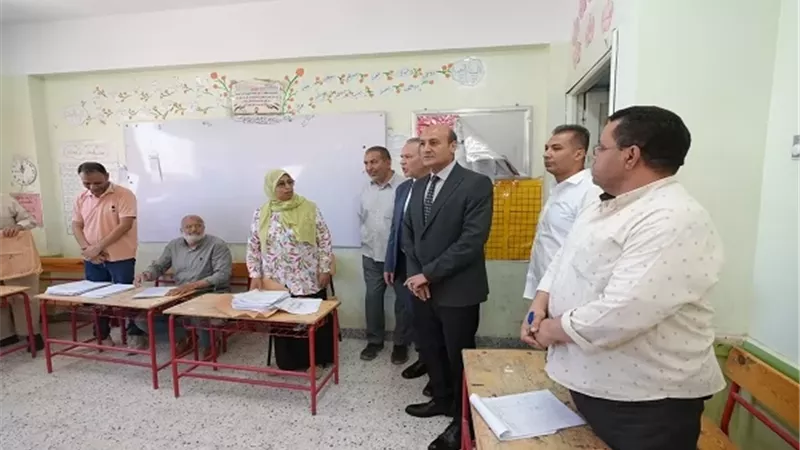 محافظ أسيوط يتفقد كنترول الشهادة الإعدادية ولجان تقدير الدرجات