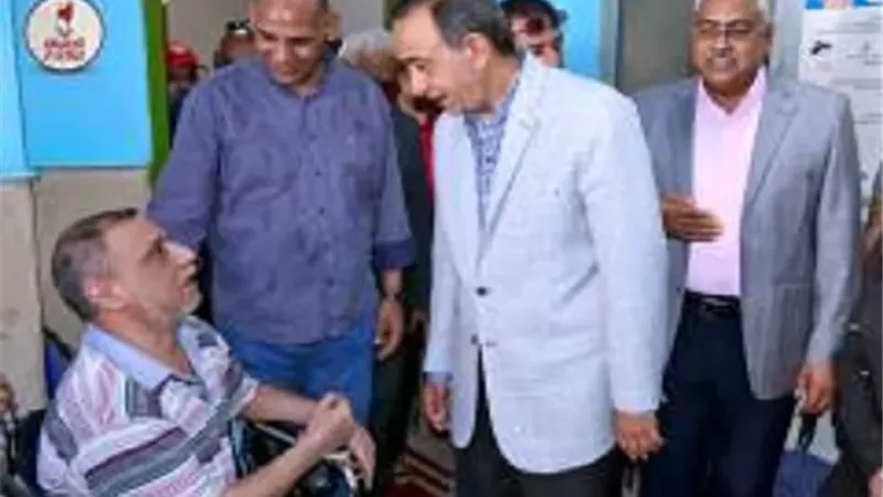 محافظ سوهاج يتفقد قافلة تركيب الأطراف الصناعية بالمجان بالحويتي