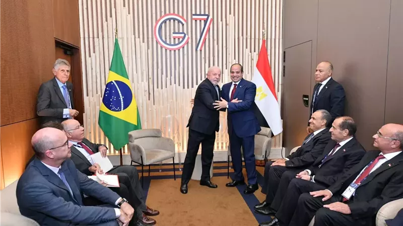 الرئيس السيسي يلتقي رئيس البرازيل على هامش مشاركته في قمة مجموعة السبع