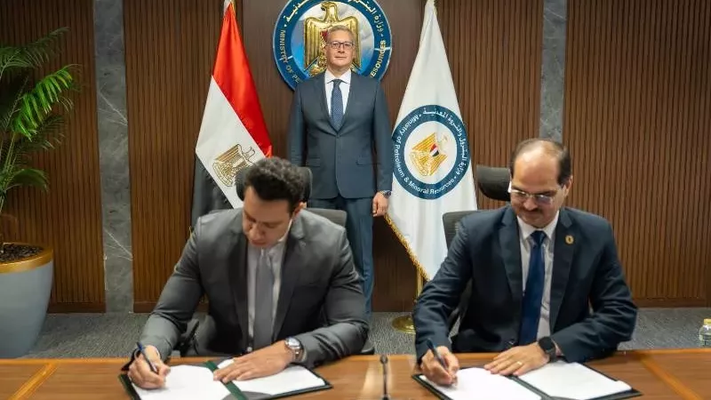 وزير البترول يشهد توقيع اتفاقية جديدة مع هاربور إنرجي