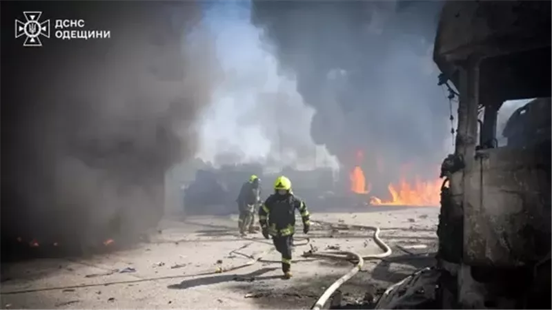 السلطات الروسية: هجوم أوكراني بالمسيرات يستهدف منشأة وقود في ياروسلاف