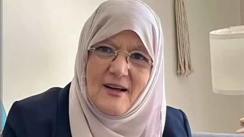 شمس البارودي برفقة زوجها الراحل بصورة من دولاب الذكريات