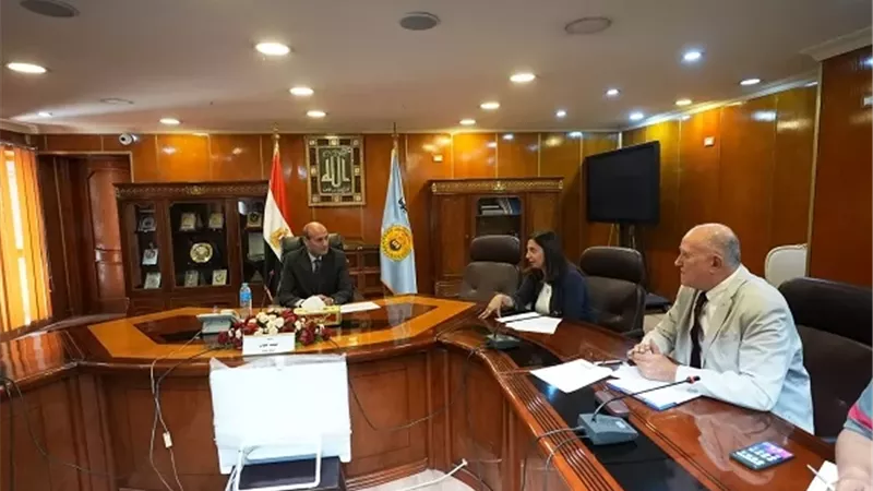 محافظ أسيوط يأمر بتسريع معدلات تنفيذ مشروعات الصرف الصحي