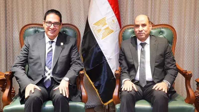 برامج مشتركة بين وزارة العمل وجامعة القاهرة لدعم الشباب وتأهيلهم
