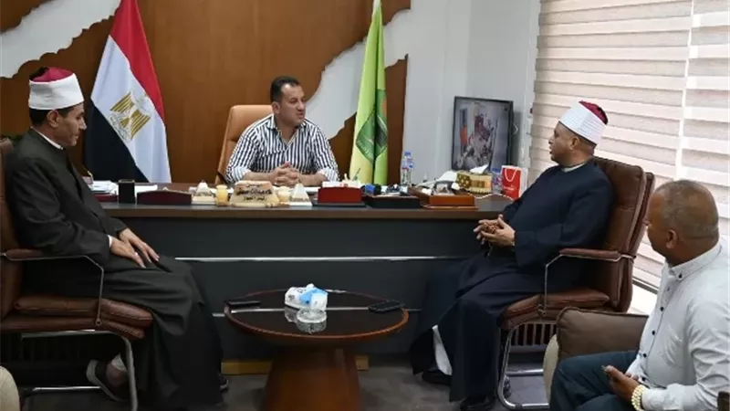 خطوة هامة من رئيس جهاز العاشر بشأن ملف دور العبادة فى المدينة بالأرقام