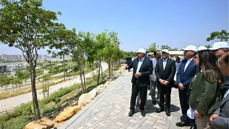 رئيس الوزراء يتفقد معدلات الإنجاز بمشروع 