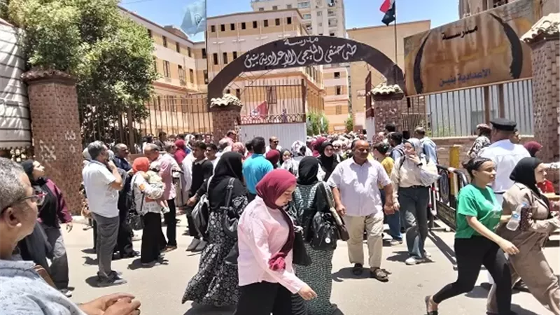 ارتياح بين طلاب أسيوط بعد أداء امتحان الدين والتربية الوطنية