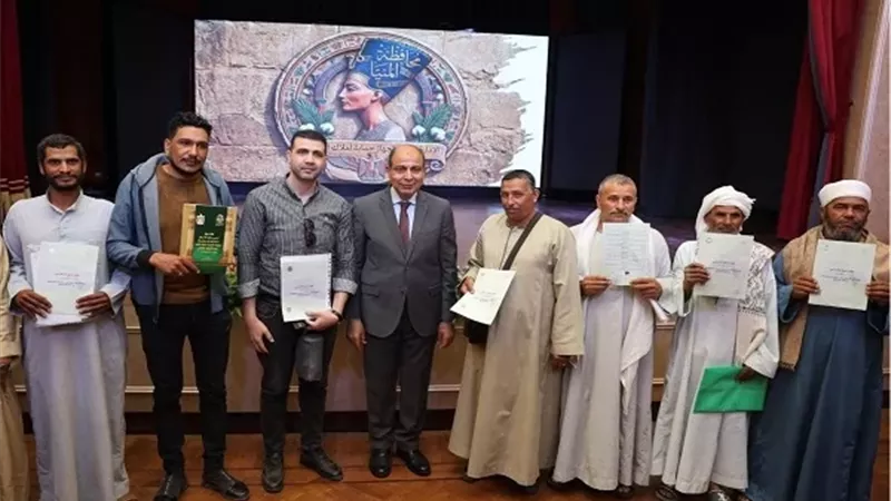 محافظ المنيا يشدد على سرعة التقدم بطلبات تقنين أراضي أملاك الدولة