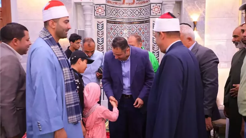 محافظ دمياط يهنئ مصطافي رأس البر بالعام الهجري الجديد