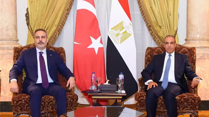 وزير الخارجية يلتقى نظيره التركي