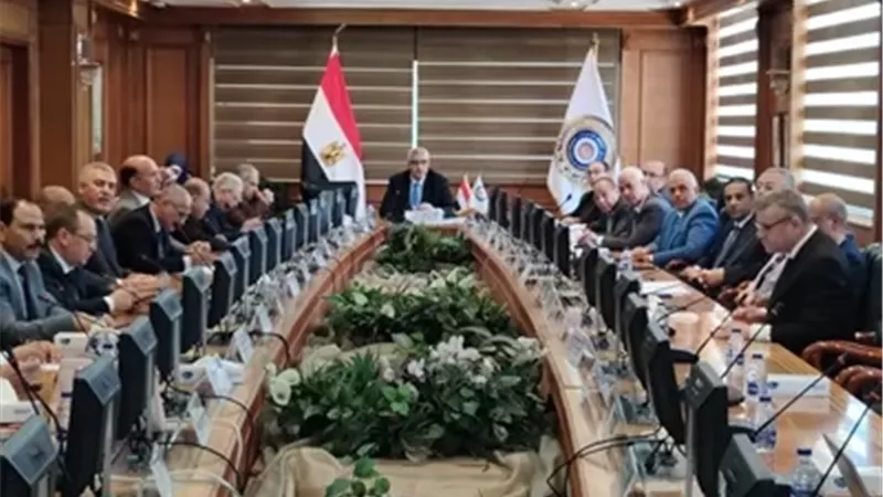 اعتماد تشكيل اللجان العليا المشرفة على اختبارات الدبلومات الفنية