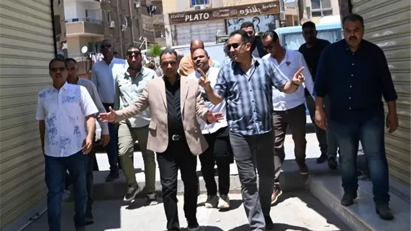 تفاصيل زيارة قيادات هيئة المجتمعات لمشروعات العاشر من رمضان.. بالصور