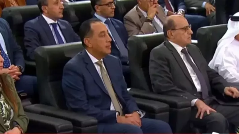 رئيس الوزراء يشهد توقيع عقد شراكة لتطوير مشروع عمراني بمدينة 