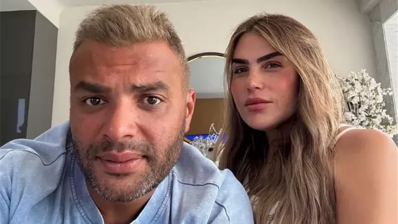 رسالة رومانسية من رامي صبري لـ زوجته فى عيد ميلادها