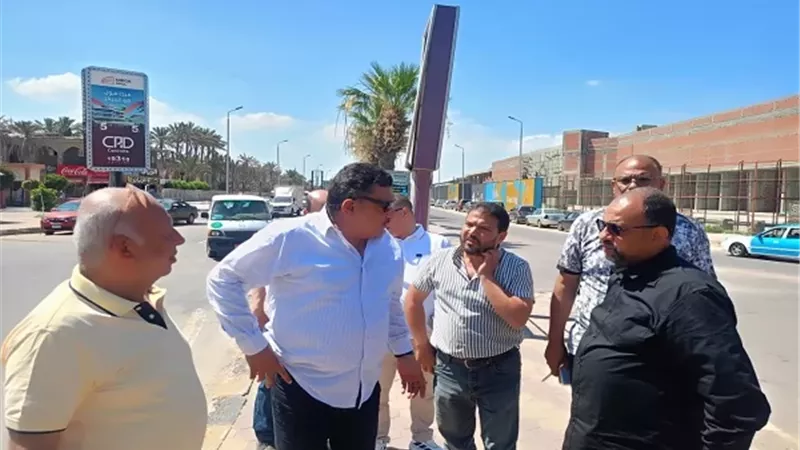 رئيس جهاز العلمين الجديدة.. يتابع معدلات تنفيذ أعمال الطرق والمرا