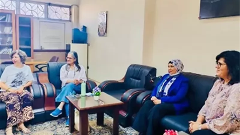 كلية الآداب بجامعة العاصمة تطلق حملة لتطعيم الكلاب